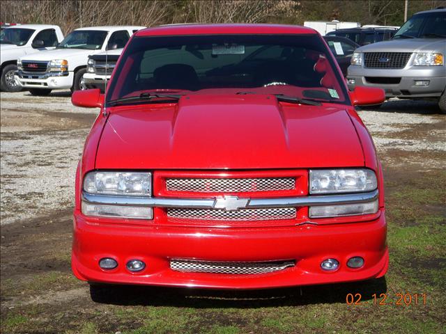 Chevrolet S10 2001 photo 2