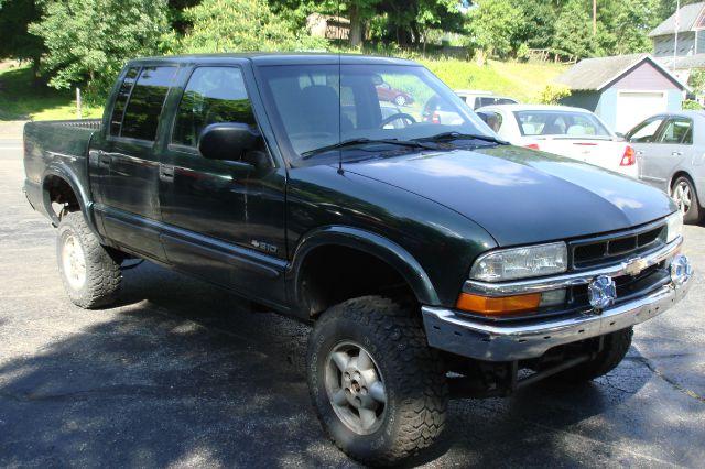 Chevrolet S10 C300 Luxury Sedan 4D Pickup Truck