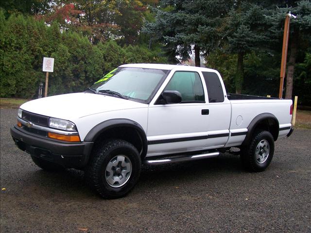 Chevrolet S10 2001 photo 2