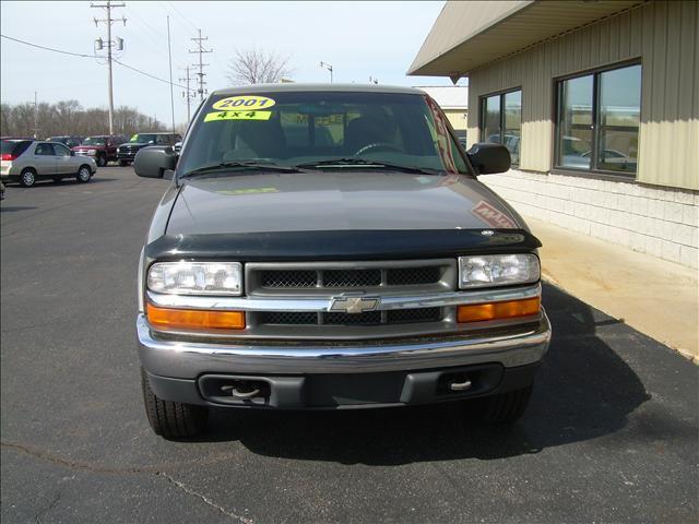 Chevrolet S10 2001 photo 1