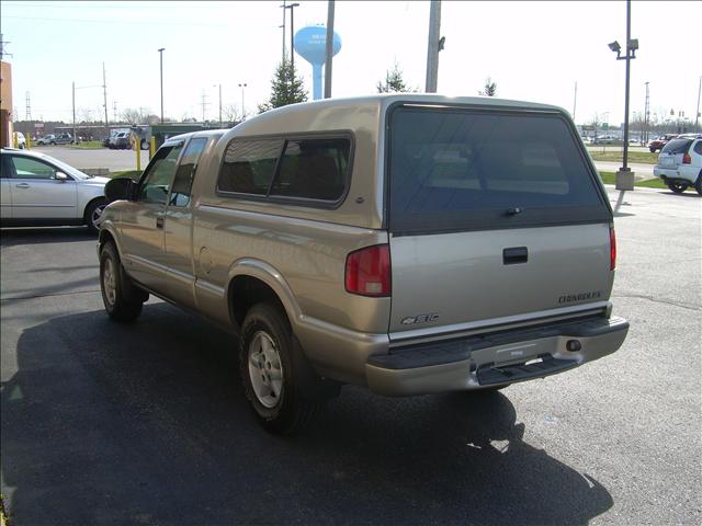 Chevrolet S10 2001 photo 3