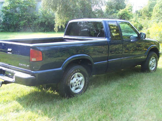 Chevrolet S10 2001 photo 1