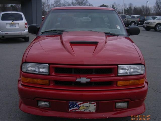 Chevrolet S10 2001 photo 1