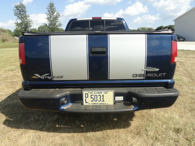 Chevrolet S10 2001 photo 2