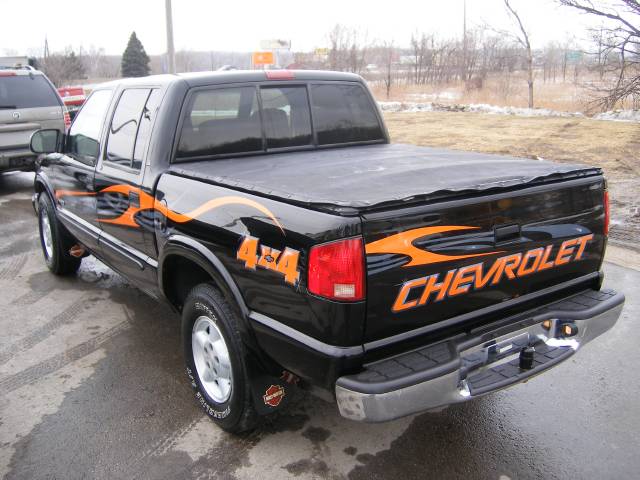 Chevrolet S10 2001 photo 1