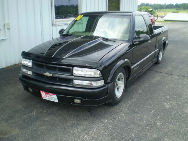 Chevrolet S10 2001 photo 1