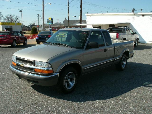 Chevrolet S10 Base Pickup