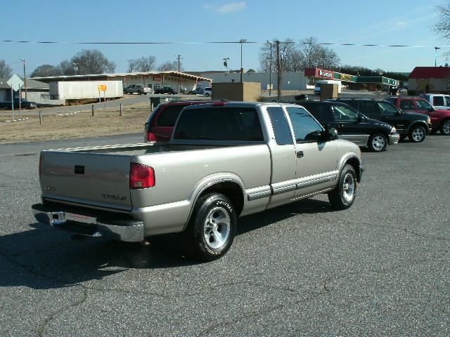 Chevrolet S10 2001 photo 1