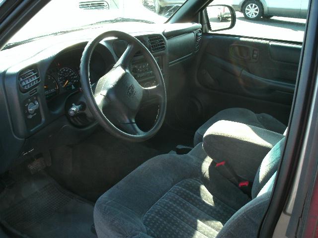 Chevrolet S10 2001 photo 2