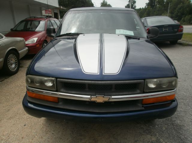 Chevrolet S10 2001 photo 2