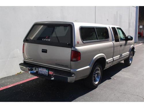 Chevrolet S10 2001 photo 2