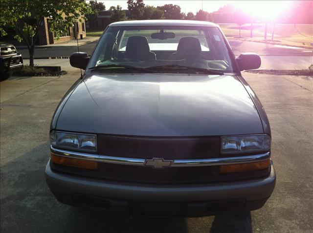 Chevrolet S10 2001 photo 2