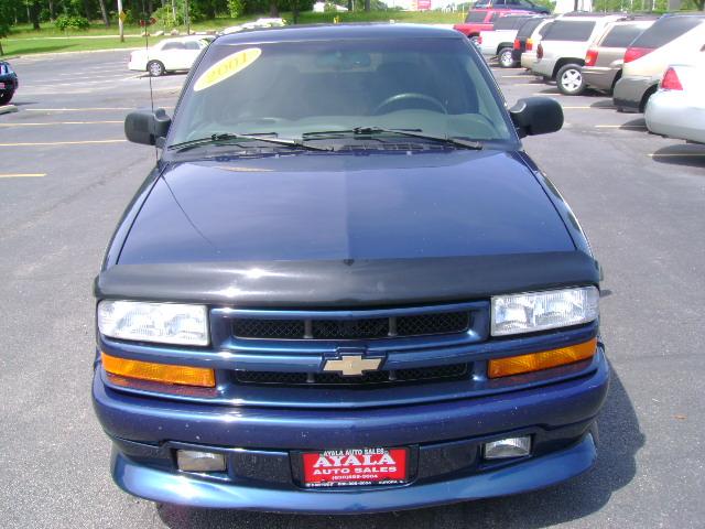 Chevrolet S10 2001 photo 2