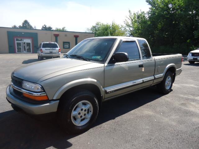 Chevrolet S10 Base Pickup