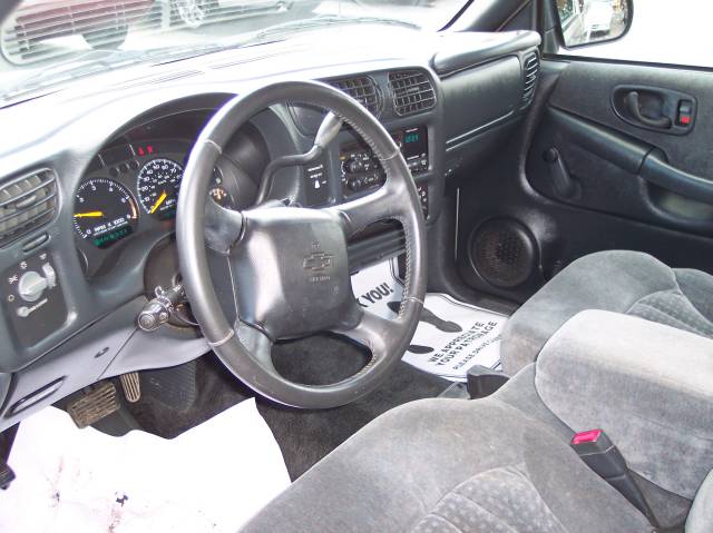 Chevrolet S10 2001 photo 2