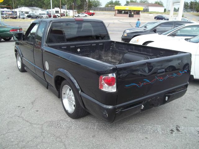 Chevrolet S10 2001 photo 1