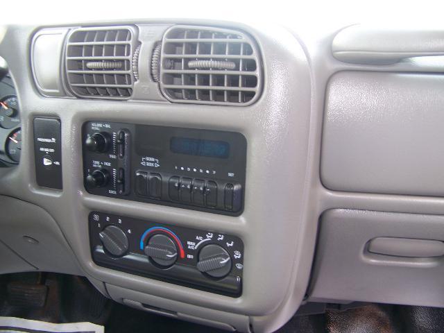 Chevrolet S10 2001 photo 2