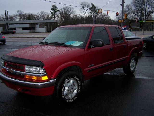 Chevrolet S10 2001 photo 2