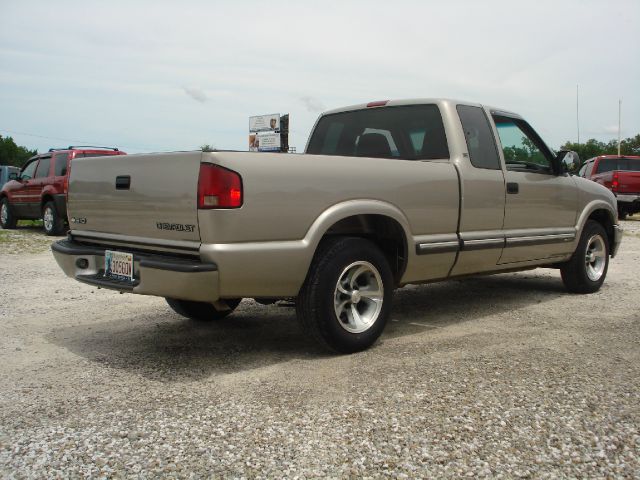 Chevrolet S10 2001 photo 1