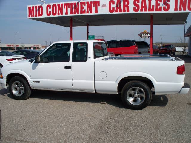 Chevrolet S10 Crew Cab 4WD Pickup