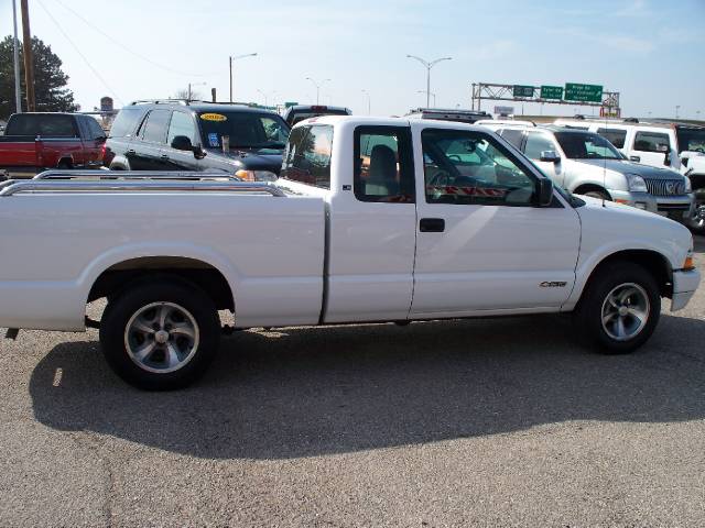 Chevrolet S10 2001 photo 1