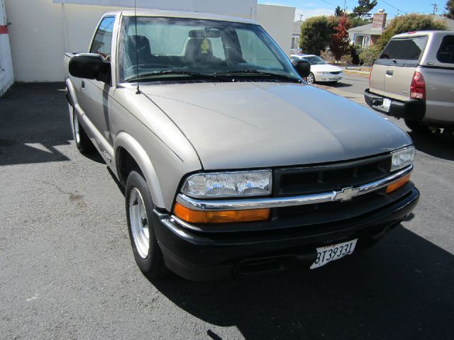 Chevrolet S10 2001 photo 1