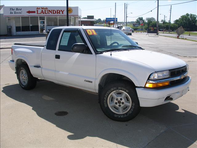 Chevrolet S10 Base Pickup