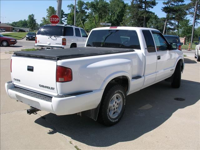 Chevrolet S10 2001 photo 1