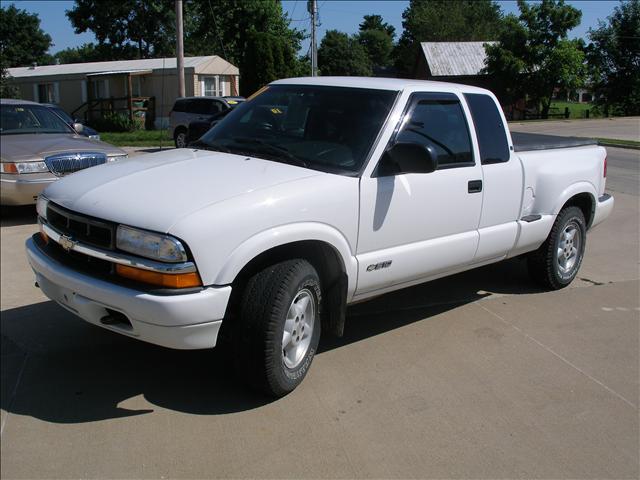 Chevrolet S10 2001 photo 2