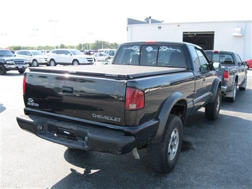 Chevrolet S10 2001 photo 1