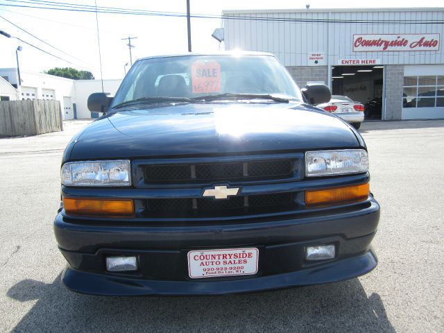 Chevrolet S10 4dr Sdn Auto GLS w/XM Pickup Truck