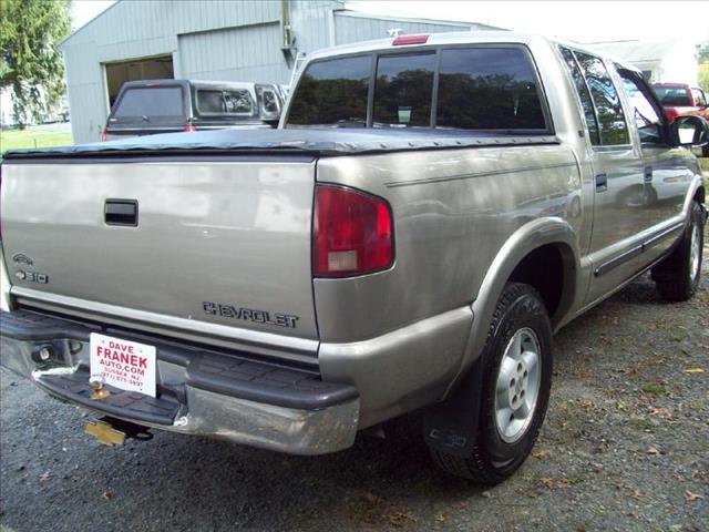 Chevrolet S10 2001 photo 2