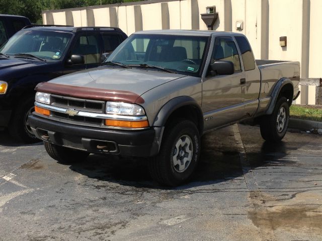 Chevrolet S10 2001 photo 1