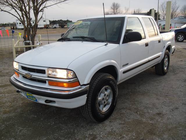 Chevrolet S10 Base Pickup