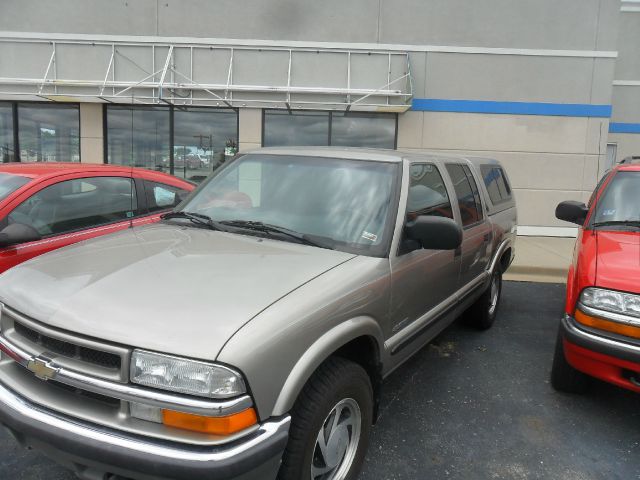 Chevrolet S10 C300 Luxury Sedan 4D Pickup Truck