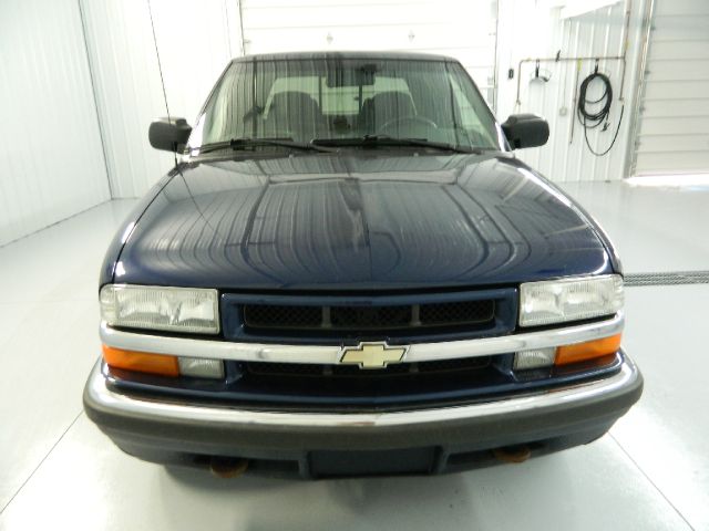 Chevrolet S10 C300 Luxury Sedan 4D Pickup Truck