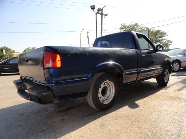 Chevrolet S10 2002 photo 2