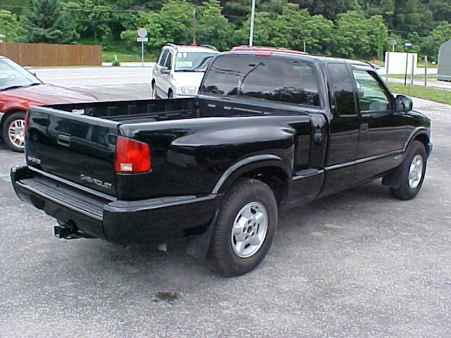 Chevrolet S10 2002 photo 2