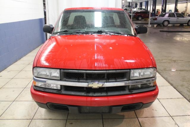 Chevrolet S10 2002 photo 2