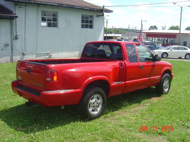 Chevrolet S10 2002 photo 1