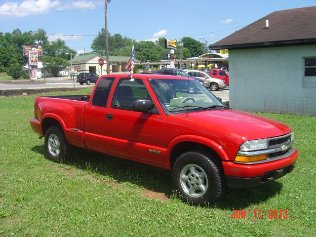 Chevrolet S10 2002 photo 2