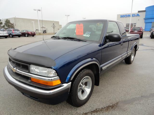 Chevrolet S10 2002 photo 2