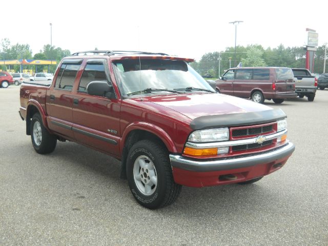 Chevrolet S10 C300 Luxury Sedan 4D Pickup Truck