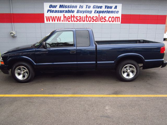 Chevrolet S10 4dr Sdn SL Auto Sedan Extended Cab Pickup