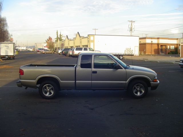 Chevrolet S10 2002 photo 2