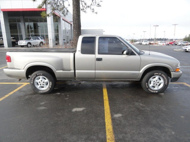 Chevrolet S10 2002 photo 2