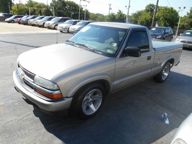 Chevrolet S10 2003 photo 2