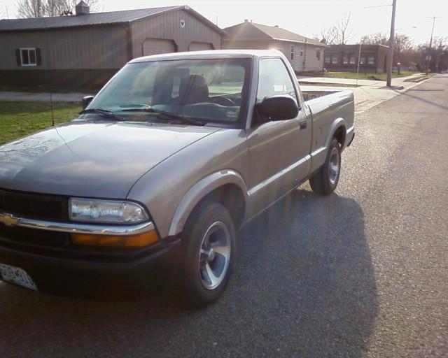 Chevrolet S10 2003 photo 2