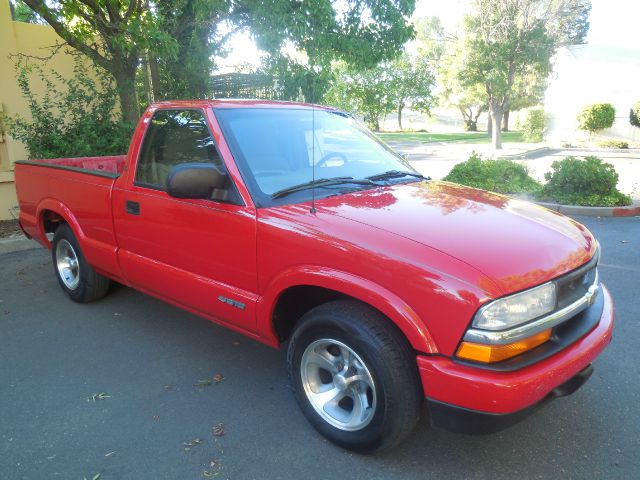 Chevrolet S10 2003 photo 2