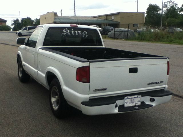 Chevrolet S10 2003 photo 1